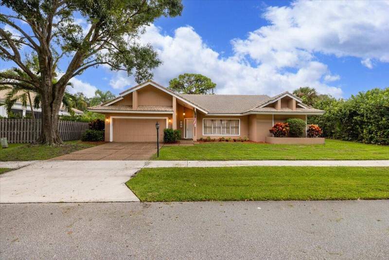 3 bedroom Single Family Residence at 101 Timber Lane, Maplewood Ph 1, Jupiter — photo 3