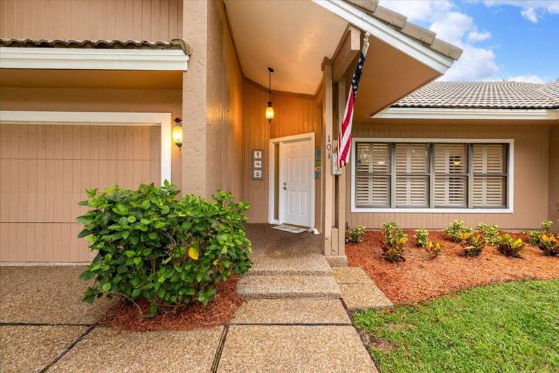3 bedroom Single Family Residence at 101 Timber Lane, Maplewood Ph 1, Jupiter — photo 2