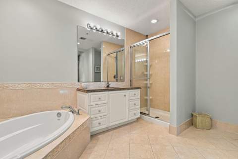 24 Harbour Isle Drive #204, Fort Pierce FL - photo 18 of 35