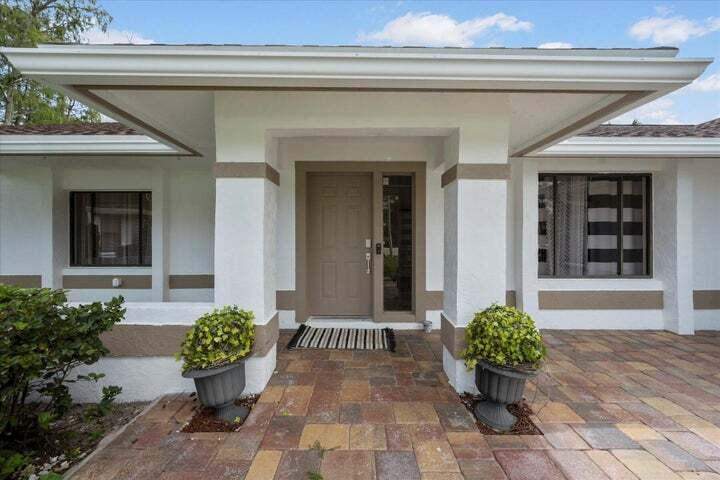 4 bedroom Single Family Residence at 13950 Barberry Court, Sugar Pond Manor Of Wellington, Wellington — photo 2