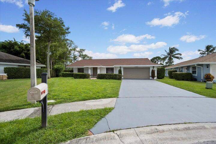 4 bedroom Single Family Residence at 13950 Barberry Court, Sugar Pond Manor Of Wellington, Wellington — photo 3