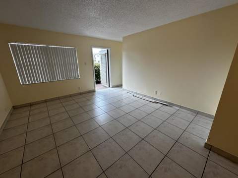 7400 NW 5th Place #105, Margate FL - photo 8 of 17