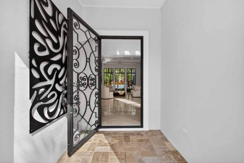5 bedroom Single Family Residence at 213 Via Palacio, Mirasol Par 10, Palm Beach Gardens — photo 5