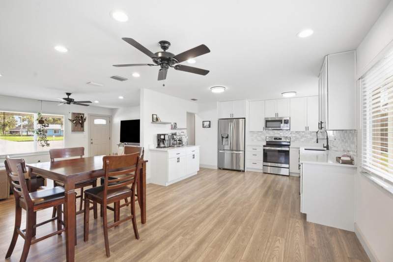 3 bedroom Single Family Residence at 674 SW Old Briar Avenue, Port St Lucie Section 42 1st Replat, Port St. Lucie — photo 5