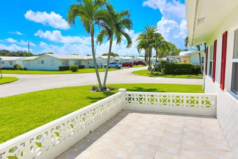 1015 SW 16th Street, Boynton Beach FL - photo 6 of 42