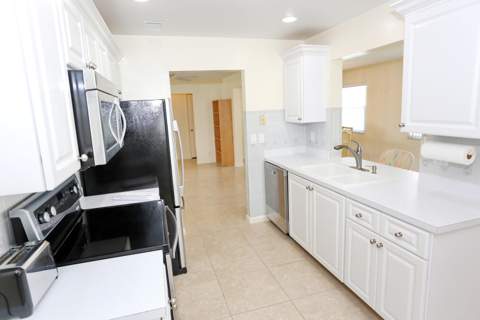 1015 SW 16th Street, Boynton Beach FL - photo 11 of 42