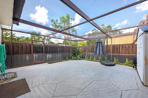 148 Weybridge Circle #C, Royal Palm Beach FL - photo 15 of 18