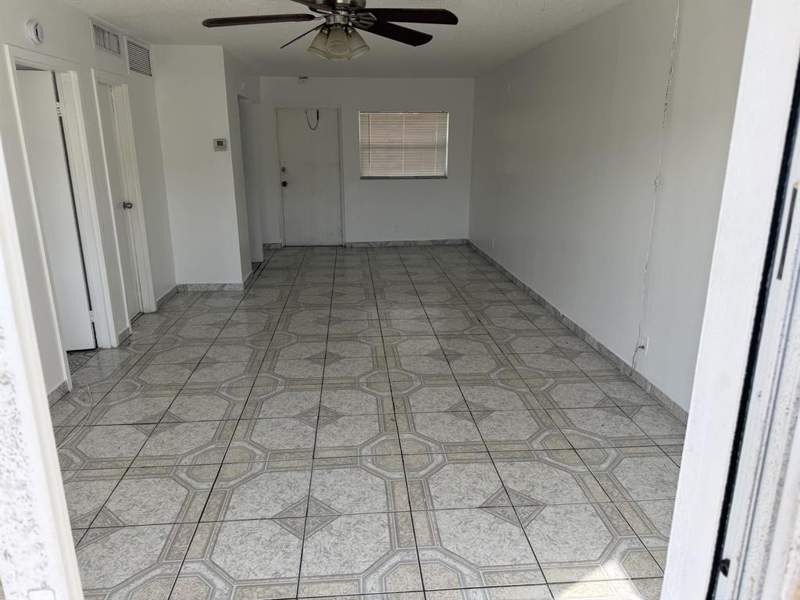 1 bedroom Condominium at 4101 NW 26th Street #260, Gardens At Lauderhill Condo, Lauderhill — photo 2