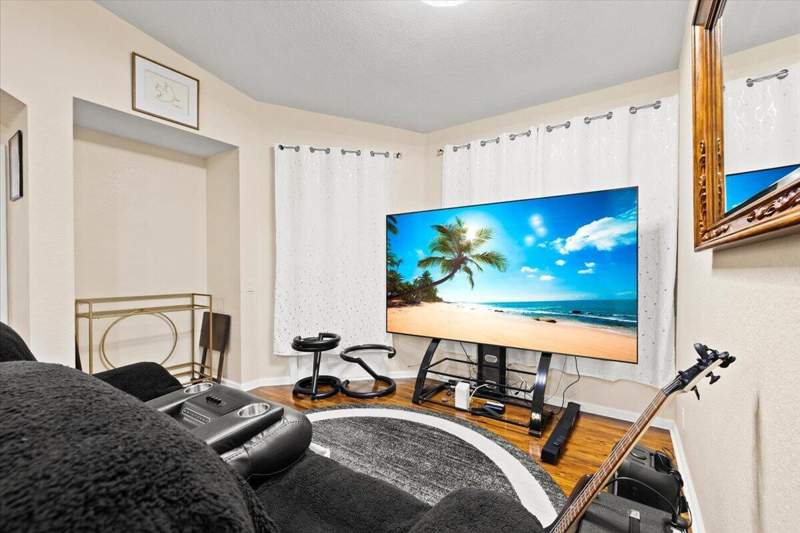2 bedroom Townhouse at 3175 Laurel Ridge Circle, Thousand Oaks, Riviera Beach — photo 4