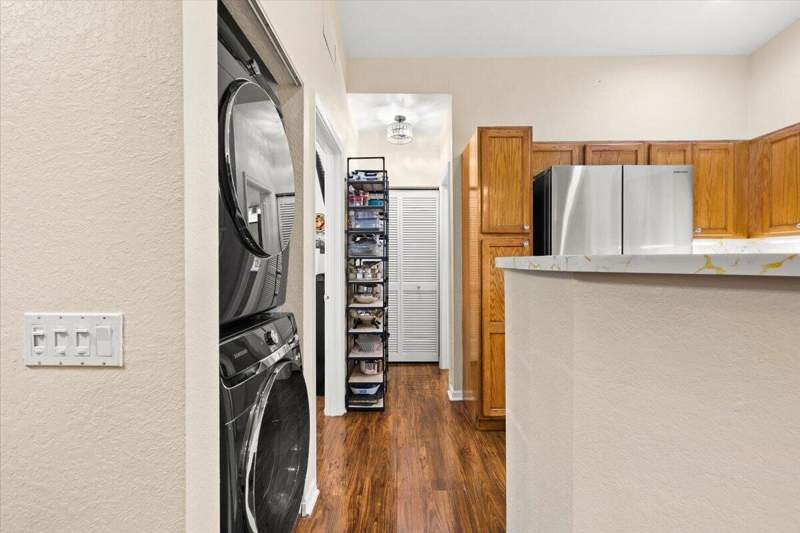 2 bedroom Townhouse at 3175 Laurel Ridge Circle, Thousand Oaks, Riviera Beach — photo 5