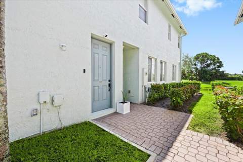 3175 Laurel Ridge Circle, Riviera Beach FL - photo 24 of 36