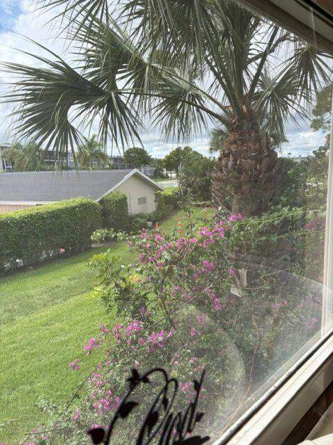2562 Garden Drive #204, Lake Worth FL - photo 21 of 31