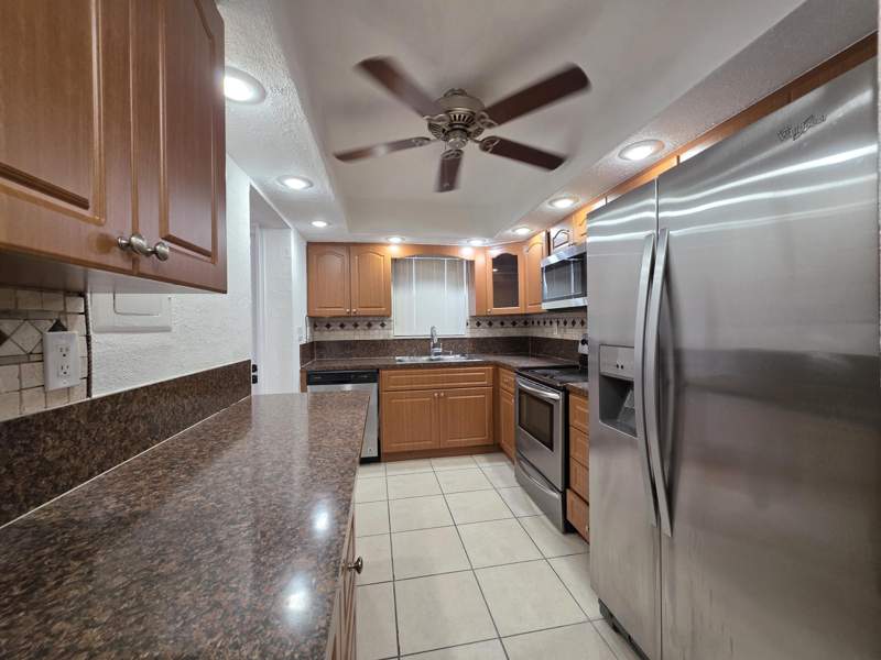 2 bedroom Condominium at 5860 NW 44th Street #502, Greens Of Inverrary Phase II, Lauderhill — photo 3