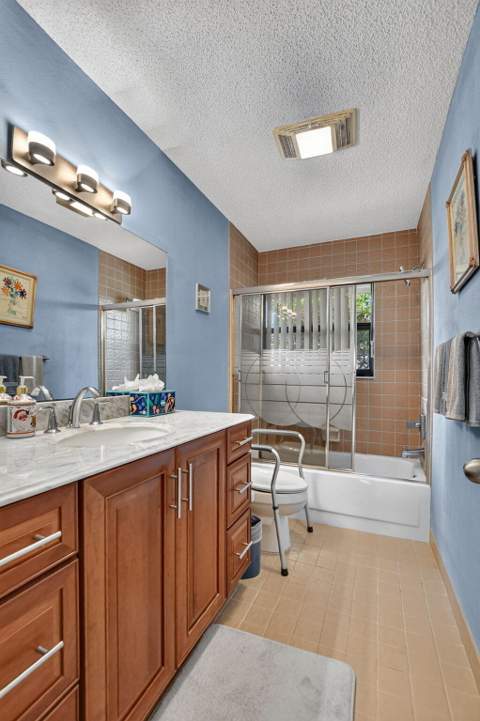 5680 NW 3rd Terrace, Boca Raton FL - photo 23 of 64