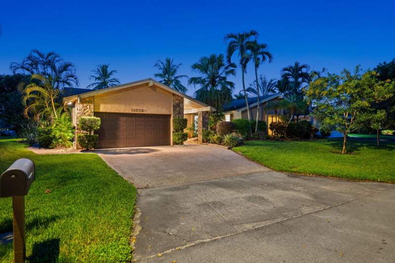 4 bedroom Single Family Residence at 11713 Spinnaker Way, Stonebridge Phase 1, Cooper City — photo 4