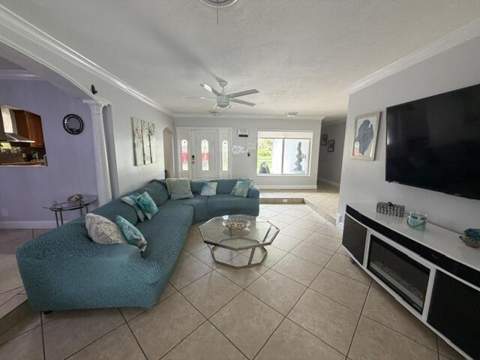 4318 Taylor Street, Hollywood FL - photo 12 of 49