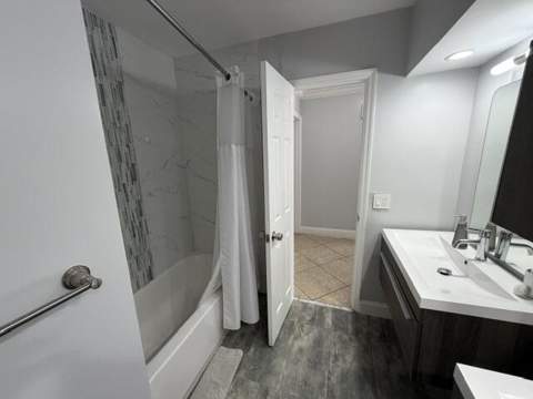 4318 Taylor Street, Hollywood FL - photo 14 of 50