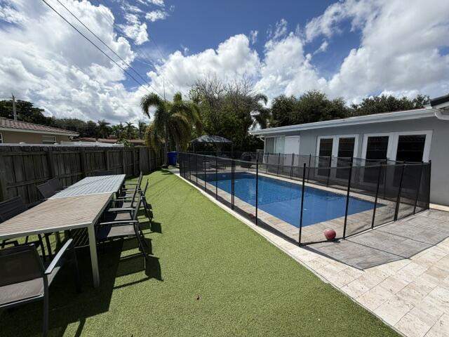 5 bedroom Single Family Residence at 4318 Taylor Street, Hollywood Hills, Hollywood — photo 4