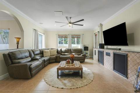 8608 Palisades Lake Drive, West Palm Beach FL - photo 10 of 35