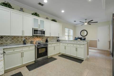 8608 Palisades Lake Drive, West Palm Beach FL - photo 16 of 35