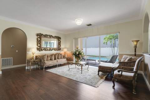 8608 Palisades Lake Drive, West Palm Beach FL - photo 8 of 35