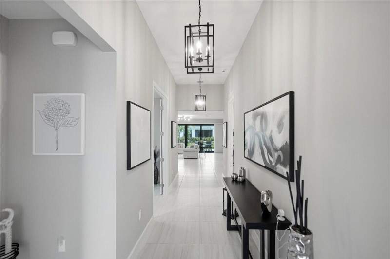 3 bedroom Single Family Residence at 12448 SW Blue Mangrove Parkway, Riverland Parcel B - Plat Eight, Port St. Lucie — photo 2
