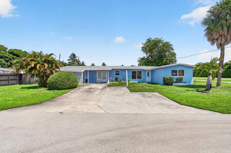 4 bedroom Single Family Residence at 2521 Myrica Road, Lawn Lake, West Palm Beach — photo 2