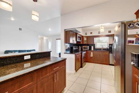 2521 Myrica Road, West Palm Beach FL - photo 14 of 53