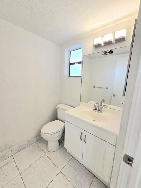 6655 W Broward Boulevard #203, Plantation FL - photo 16 of 37