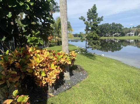 4638 Carlton Golf Drive, Lake Worth FL - photo 13 of 68