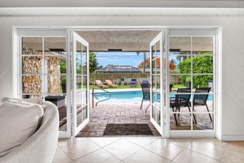 1006 SE 6th Street, Deerfield Beach FL - photo 6 of 12