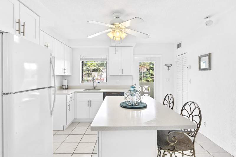 1 bedroom Condominium at 1000 SE 4th Street #206, Riverview Garden Apartments, Fort Lauderdale — photo 4