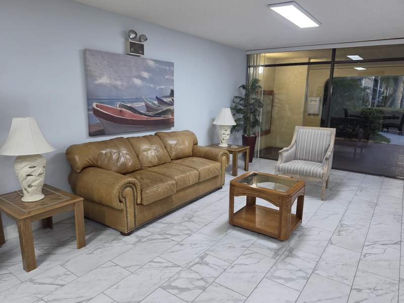 2 bedroom Condominium at 733 SE 1st Way #102, Vista Gardens I Condo, Deerfield Beach — photo 5
