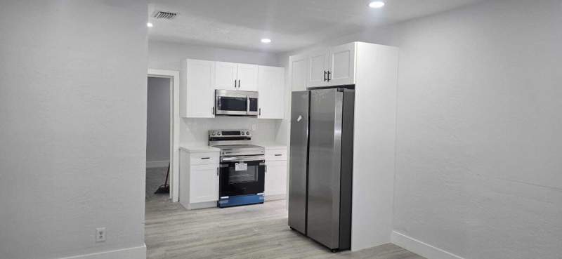 4 bedroom Single Family Residence at 1101 NW 23rd Terrace, Lincoln Heights Resub, Fort Lauderdale — photo 3