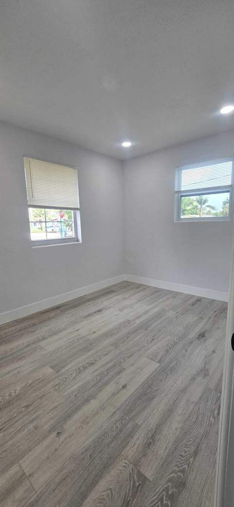 1101 NW 23rd Terrace, Fort Lauderdale FL - photo 13 of 30