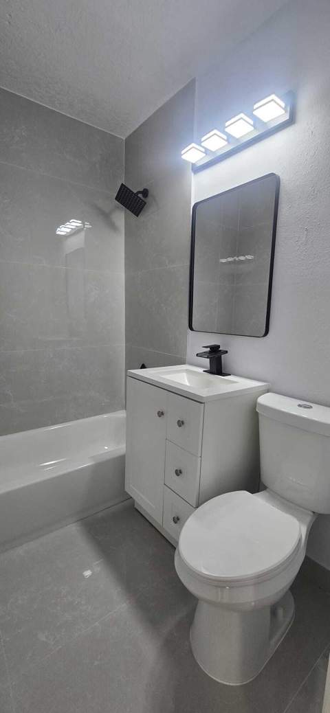 1101 NW 23rd Terrace, Fort Lauderdale FL - photo 15 of 30