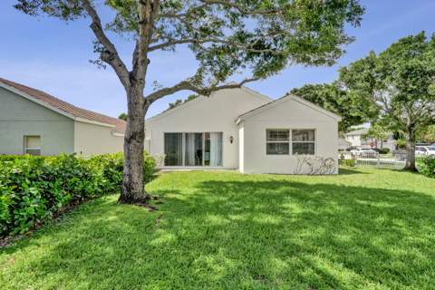 106 Hamilton Terrace, Royal Palm Beach FL - photo 10 of 37