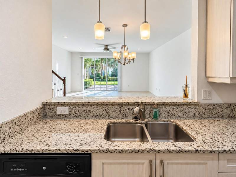3 bedroom Townhouse at 5984 Monterra Club Drive, Colony Reserve At Lake Worth, Lake Worth — photo 3