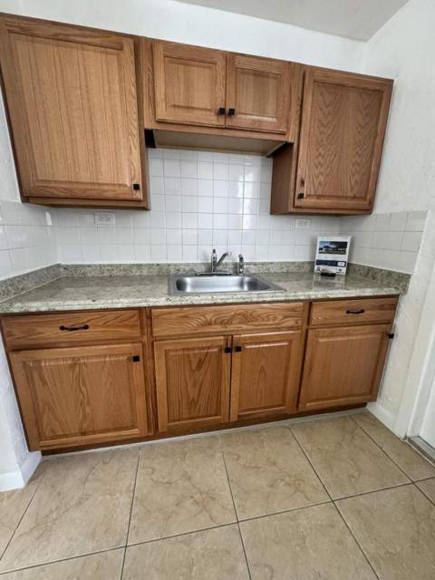 2304 NW 15th Court, Fort Lauderdale FL - photo 8 of 35