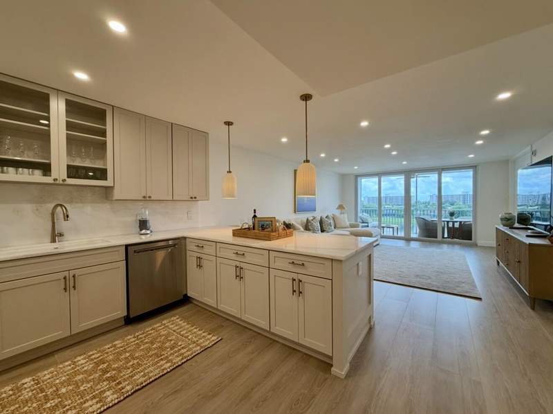 3 bedroom Condominium at 3150 N Course Lane #501, No 42 Palm-Aire Country Club, Pompano Beach — photo 5