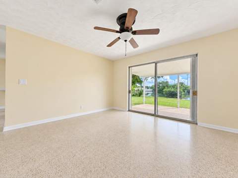 531 SW 11th Avenue, Hallandale Beach FL - photo 13 of 51