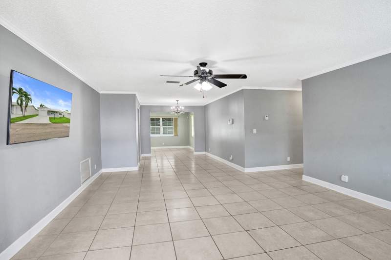 2 bedroom Single Family Residence at 1013 SW 15th Street, Palm Beach Leisureville Sec 9, Boynton Beach — photo 5