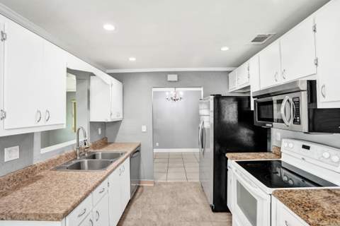 1013 SW 15th Street, Boynton Beach FL - photo 12 of 49