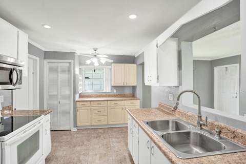 1013 SW 15th Street, Boynton Beach FL - photo 8 of 49