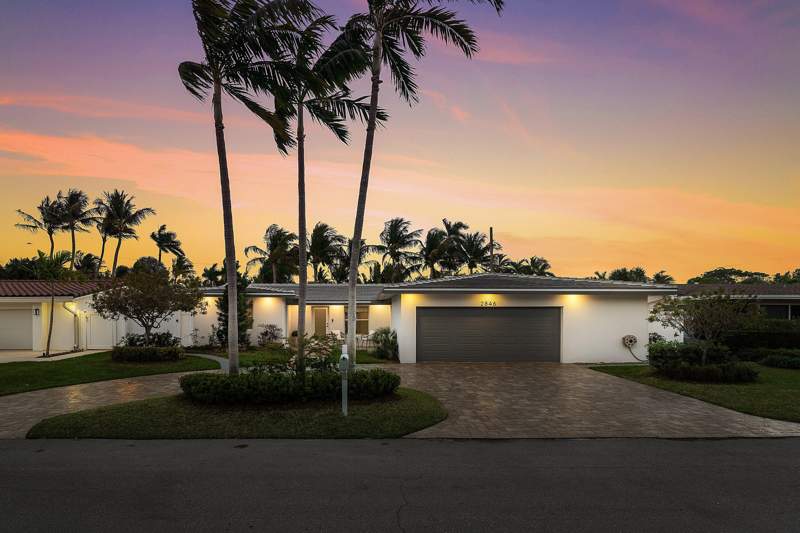 4 bedroom Single Family Residence at 2846 NE 35th Court, Lake Placid, Lighthouse Point — photo 3