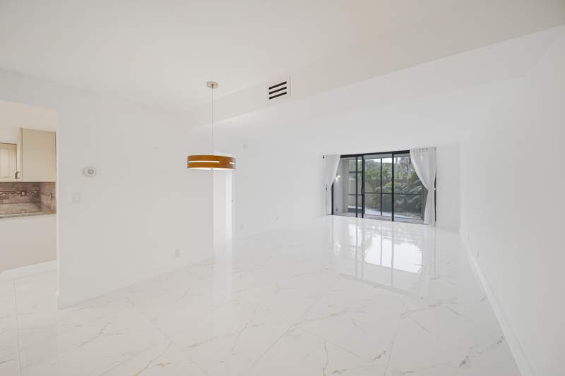 2 bedroom Condominium at 16300 Golf Club Road #114, Country Club Apts At Bonaventure 32, Weston — photo 4