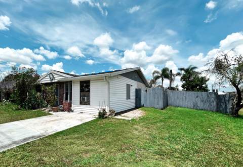 201 NW Floresta Drive, Port St. Lucie FL - photo 6 of 30