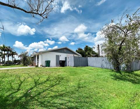 201 NW Floresta Drive, Port St. Lucie FL - photo 7 of 30