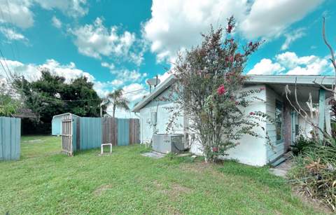 201 NW Floresta Drive, Port St. Lucie FL - photo 9 of 30