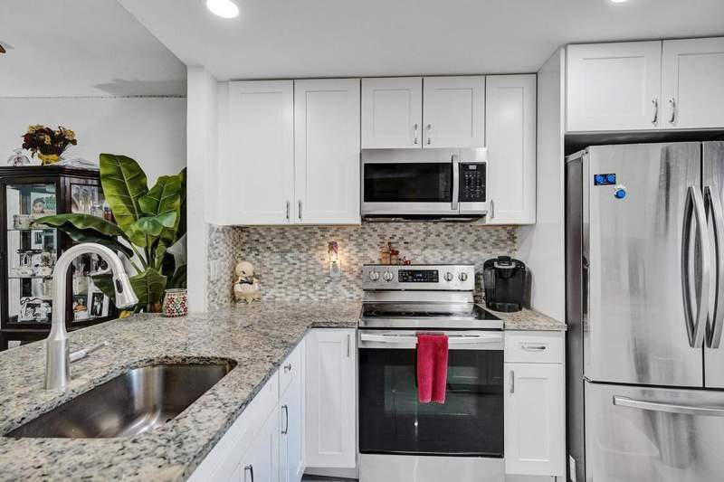 1 bedroom Condominium at 3060 Holiday Springs Boulevard #106, Holiday Springs Village 2 Condo, Margate — photo 4